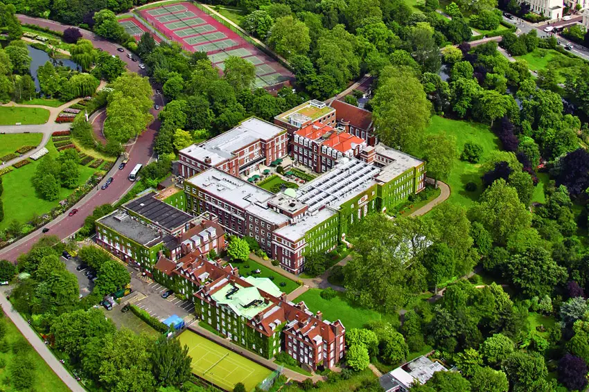 Regent's University London